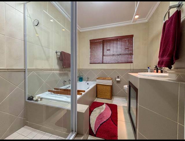 4 BEDROOM HOUSE FOR SALE IN DOWERGLEN EXT 3